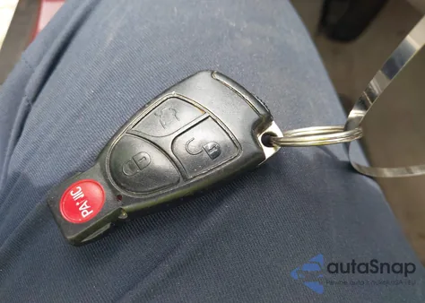 2002 Mercedes-Benz C 240 z USA, uszkodzony, nr VIN WDBRF61J22F265405